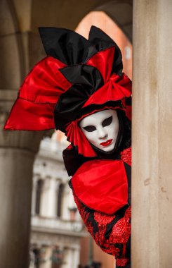 Venedik karnaval maskesi