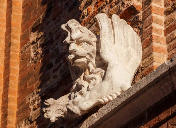 Stará Kamenná Socha Saint Mark Okřídlený Lev Benátské Zdi Symbol — Stock fotografie