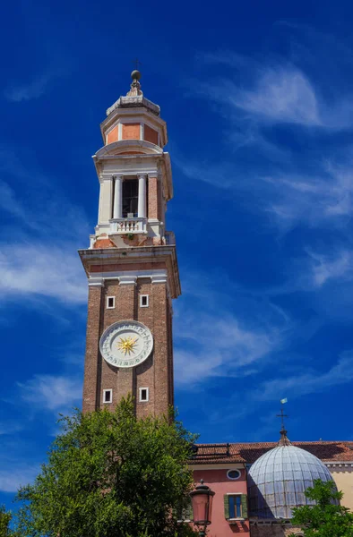 Barokní zvonice v Benátkách — Stock fotografie