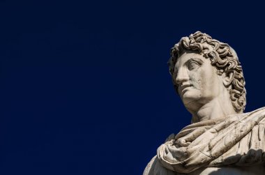 Castor veya Pollux heykel kopya alanı ile