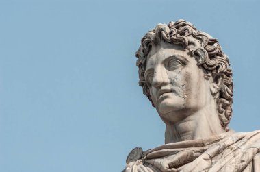 Castor veya Pollux heykel kopya alanı ile