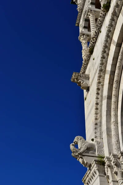 Catedral de Lucca con cielo azul — Foto de Stock