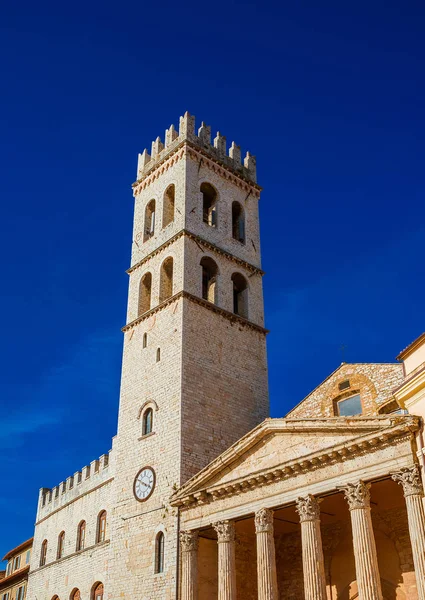 Torre del Popolo in Assisi — Stockfoto