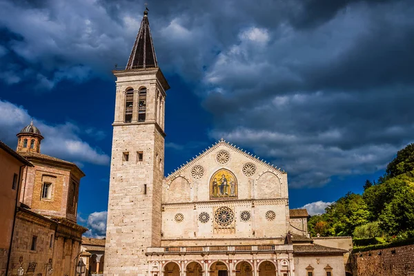 Catedral de Spoleto com nuvens — Fotografia de Stock