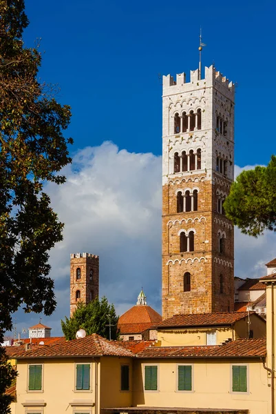 Άποψη Της Lucca Μεσαιωνικό Ιστορικό Κέντρο Αρχαίους Πύργους Και Καμπαναριά — Φωτογραφία Αρχείου
