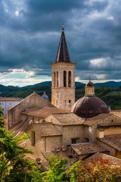 Den Underbara Spoleto Katedralen Kupol Och Klocktorn Stad Landmärke Färdig — Stockfoto