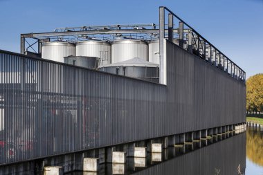 Endüstriyel güvenlik çit ve depolama tankları
