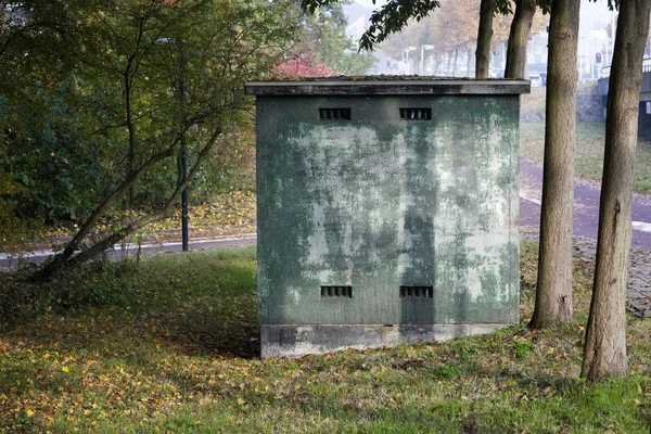 Small electricity transformer house — Stock Photo, Image
