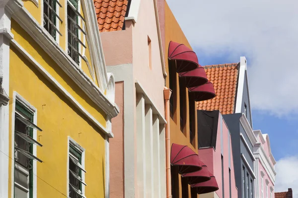 Maisons colorées à Willemstad — Photo