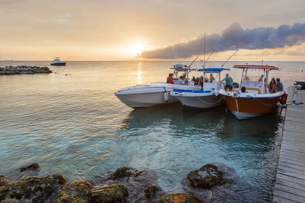 Apus de soare deasupra golfului Jan Thiel din Curacao — Fotografie, imagine de stoc