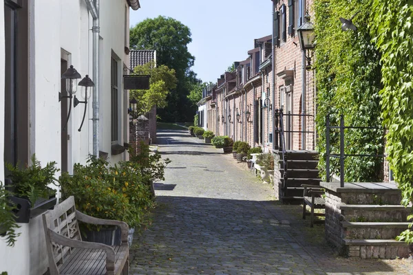 Cobblestones ile rahat eski sokak