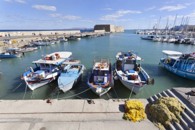 Kandiye Harbor geleneksel balıkçı tekneleri