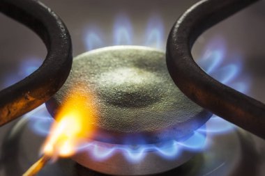 Eşleşen bir doğal gaz yakıcı ışık