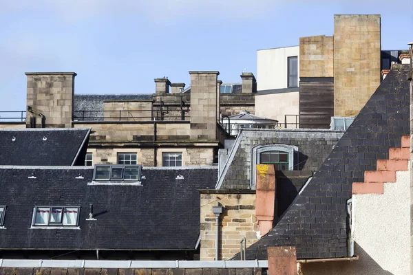 Telhados na cidade velha de Edimburgo — Fotografia de Stock