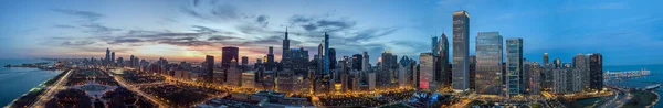 Drohnenblick auf die Skyline Chicagos — Stockfoto
