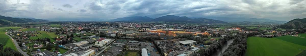 Drone vista de la ciudad austriaca Knittelfeld —  Fotos de Stock