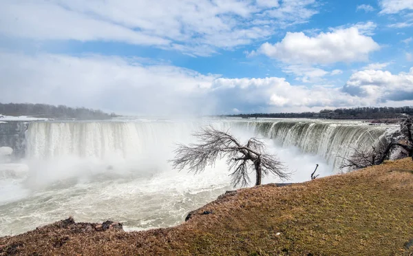 Blick auf die Niagarafälle im Winter — Stockfoto