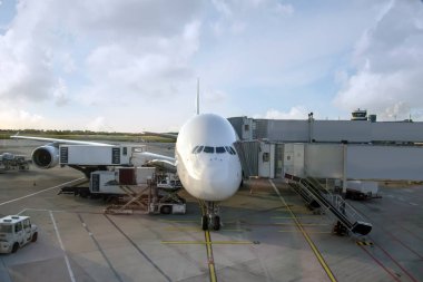 Büyük bir Airbus yatılı