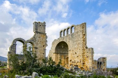 Okuzlu üzerinden Türkiye'de Mersin Harabeleri