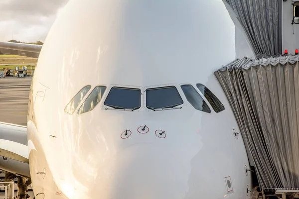 Embarquement d'un grand Airbus - Image de la réserve — Photo