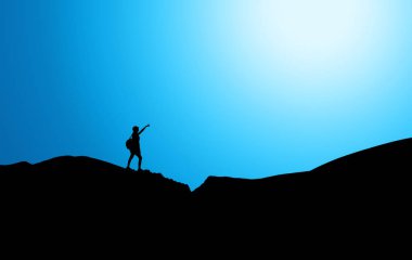 Genç kız gün batımı sırasında üstüne. Sağlıklı yaşam tarzı 