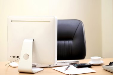 Ofis Masası bilgisayar ile