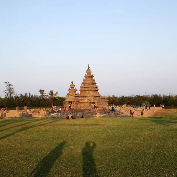 Híres shore templom ezer szobrok - Shore templom az Unesco Világörökség Mahabalipuram, Tamil Nadu, India — Stock Fotó