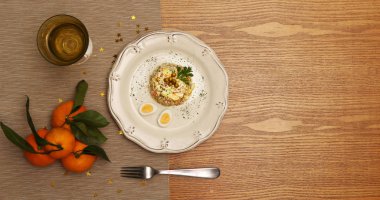 Geleneksel Rus Noel ve Yeni Yıl salatası 