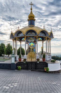 Kutsal dormition pochayiv lavra