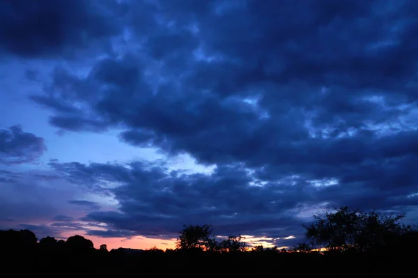 Ciel nocturne après le coucher du soleil — Photo