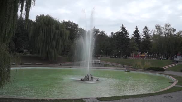 Fonte em pedra de Podilsky . — Vídeo de Stock