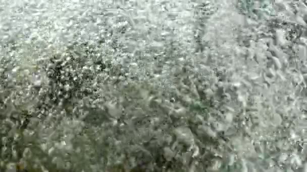 유타의 지역에서 급류를 이루며 흐르는 강물의 — 비디오