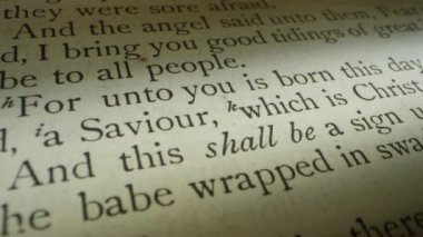 Çünkü Tanrı dünyayı o kadar çok sevdi ki tek oğlunu verdi. Kutsal kitap, John 3: 16. İsa Mesih 'in çarmıha gerilişinin bir başka çizimi..  