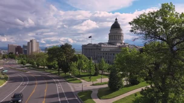 Panning Aerial View Moving Road Next Capitol Building Salt Lake — Stock Video