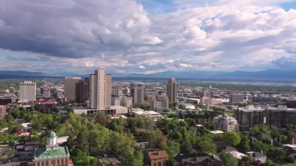 Vista Aérea Volando Hacia Centro Salt Lake City Utah Pasando — Vídeo de stock