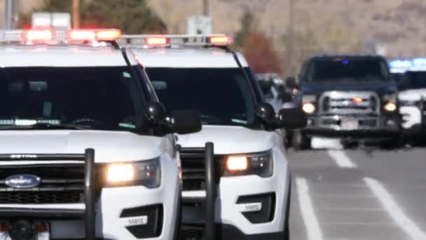 Około Października 2019 Highland Utah Pojazdy Ratownicze Włączonymi Światłami Blokującymi — Wideo stockowe