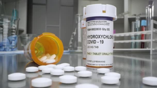 Hydroxychloroquin Covid Pillen Medizinischen Labor Bewegen Sich Langsam Über Sie — Stockvideo