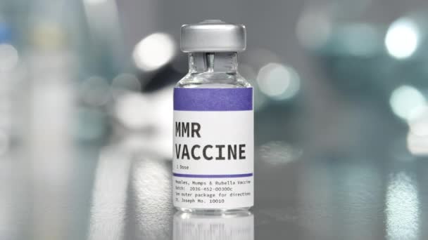 Mmr Injectieflacon Met Mazelen Bof Rubellavaccin Medisch Lab Die Langzaam — Stockvideo