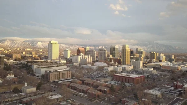 Luchtfoto Van Downtown Salt Lake City Avond Het Bekijken Van Rechtenvrije Stockfoto's