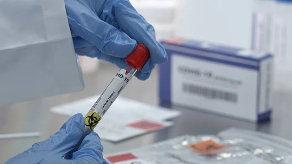 Prøveserviett Med Coronavirus Som Forsegles Pose Ufin Plast Laboratorium Som – stockfoto