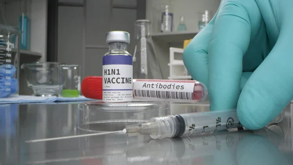 H1N1 Vaksine Antistoffer Medisinsk Laboratorium Med Sprøyte – stockfoto