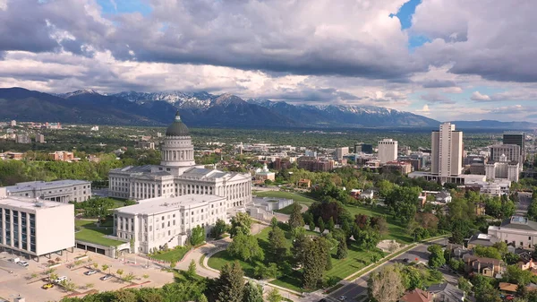 Ampia Panoramica Vista Aerea Salt Lake City Traffico Guida Accanto — Foto Stock