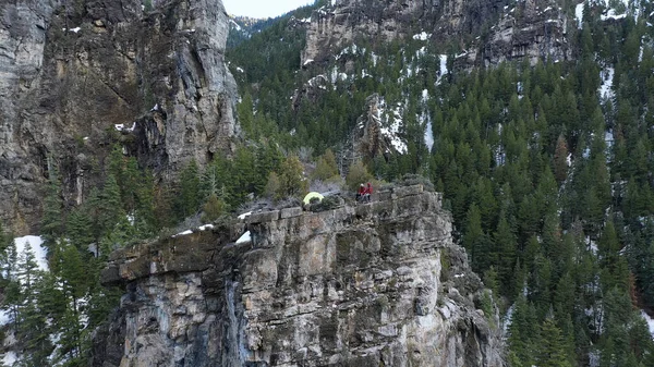 Vista Del Camping Parte Superior Del Acantilado Volando Hacia Atrás Imágenes de stock libres de derechos