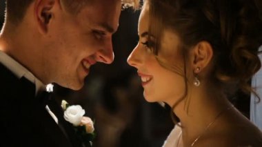 Yeni çift izle birbirlerine Çar