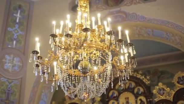 Красивая архитектура старинной христианской церкви — стоковое видео