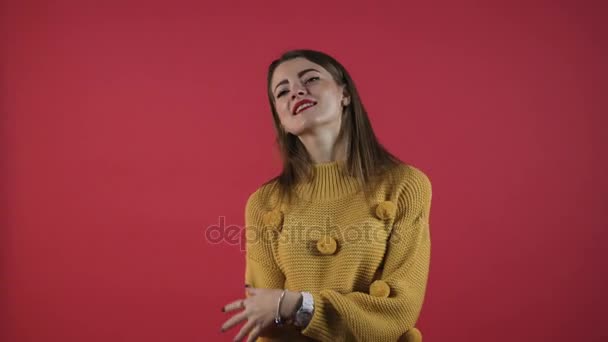 Překvapený vzrušený šťastná žena detailní portrét krásné mladé ženy s extatické tvář vyjádření. — Stock video