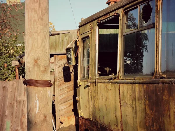 Photo d'un vieux bus détruit — Photo