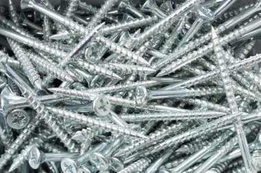 Bir miktar gümüş odun vidasının yakın çekim