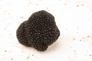 Kopya alanı ile taş yüzeyinde siyah Truffle