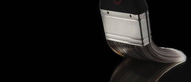 Boya fırçası Bent pürüzsüz bir yansıtıcı yüzey karşı kıllar